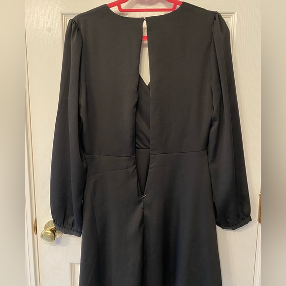 Express. Long Sleeve Black Dress. Size Medium. 🖤 - Picture 3 of 9